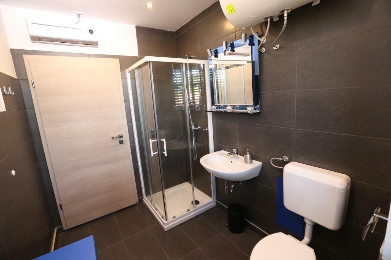 Robo 1 Apartment Koper Bagian luar foto
